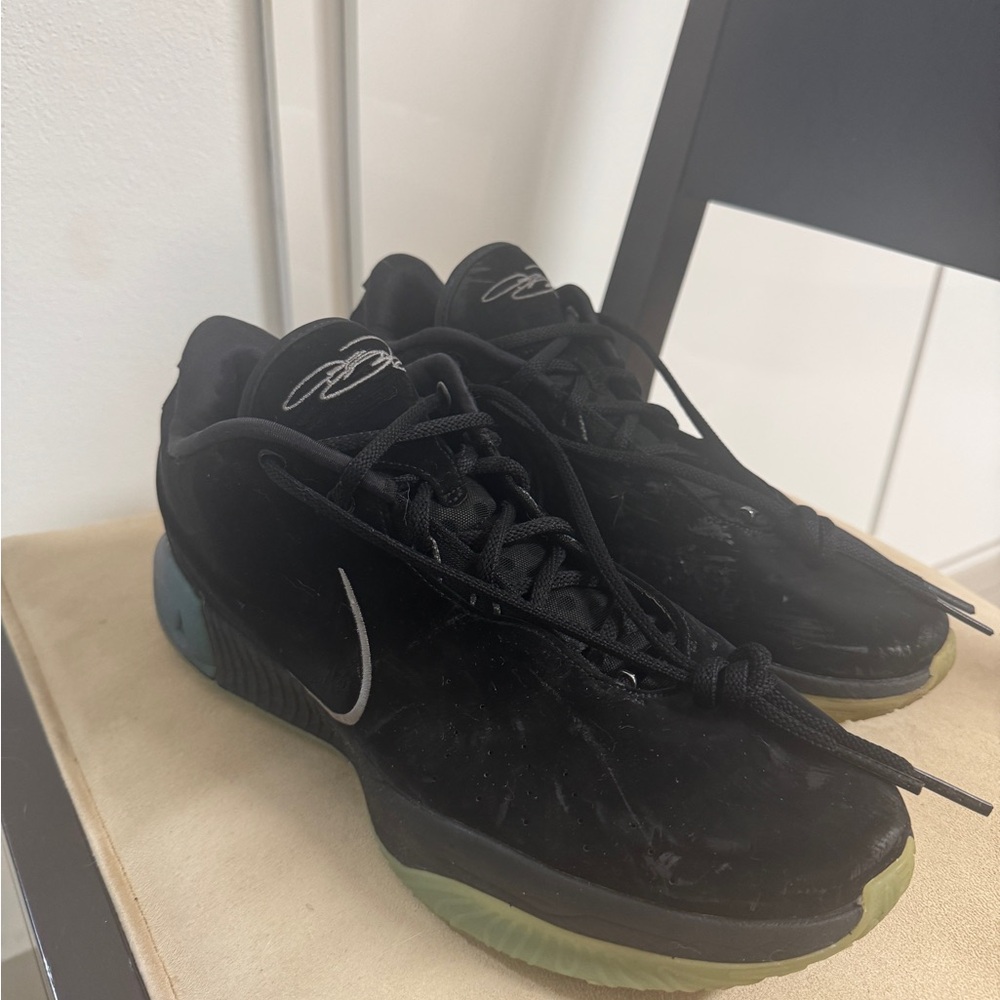 Nike Lebron 21
